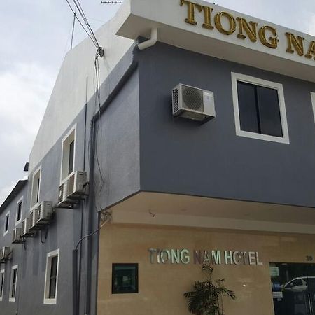 Tiong Nam Hotel Pasir Gudang Esterno foto